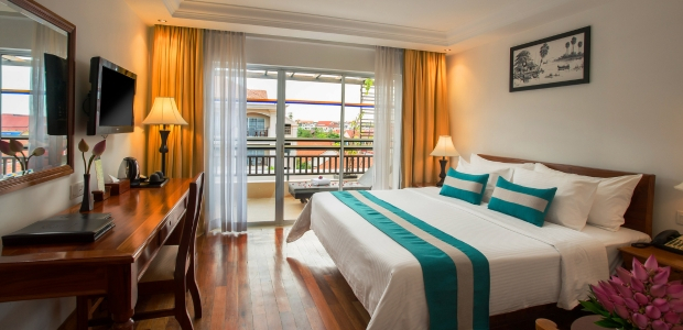 Rooms & Suites